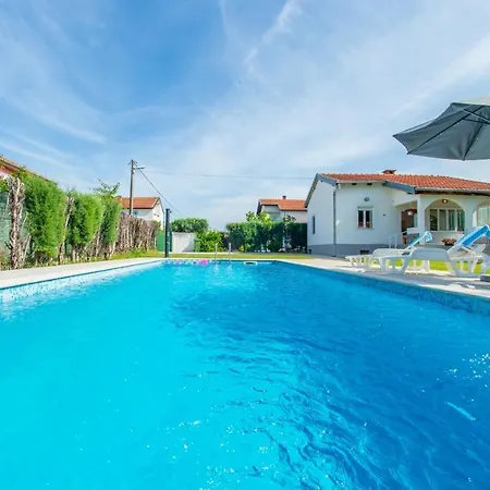 Zlatar Next To Buna River Nyaraló *