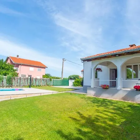 Zlatar Next To Buna River Holiday home Blagaj