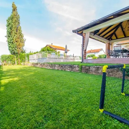 Zlatar Next To Buna River Nyaraló *